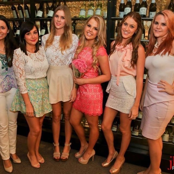 Lace mini dress - Picture 2 of 6